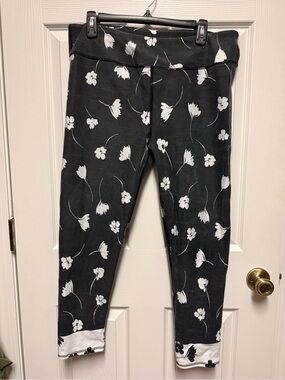Fabletics Black Floral Print Leggings